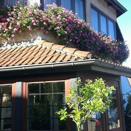 Отель Refrather Hof 3*