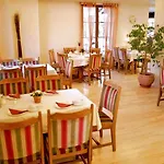 فندق Refrather Hof برجيش جلادباخ